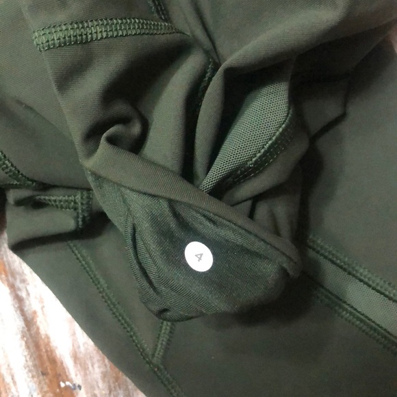 Lululemon Cool To Street Crop mesh gator green size 4 leggings capri crops - Picture 11 of 16